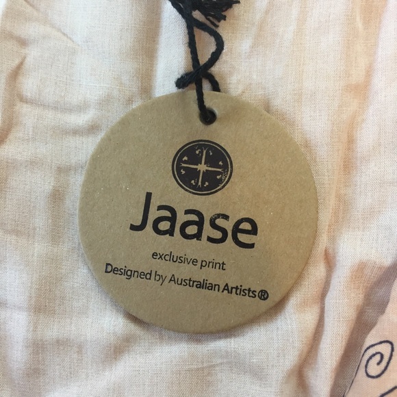 Boho Blush Floral Romper L NWT - Picture 6 of 8